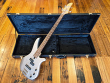 Load image into Gallery viewer, Yamaha RBX170
