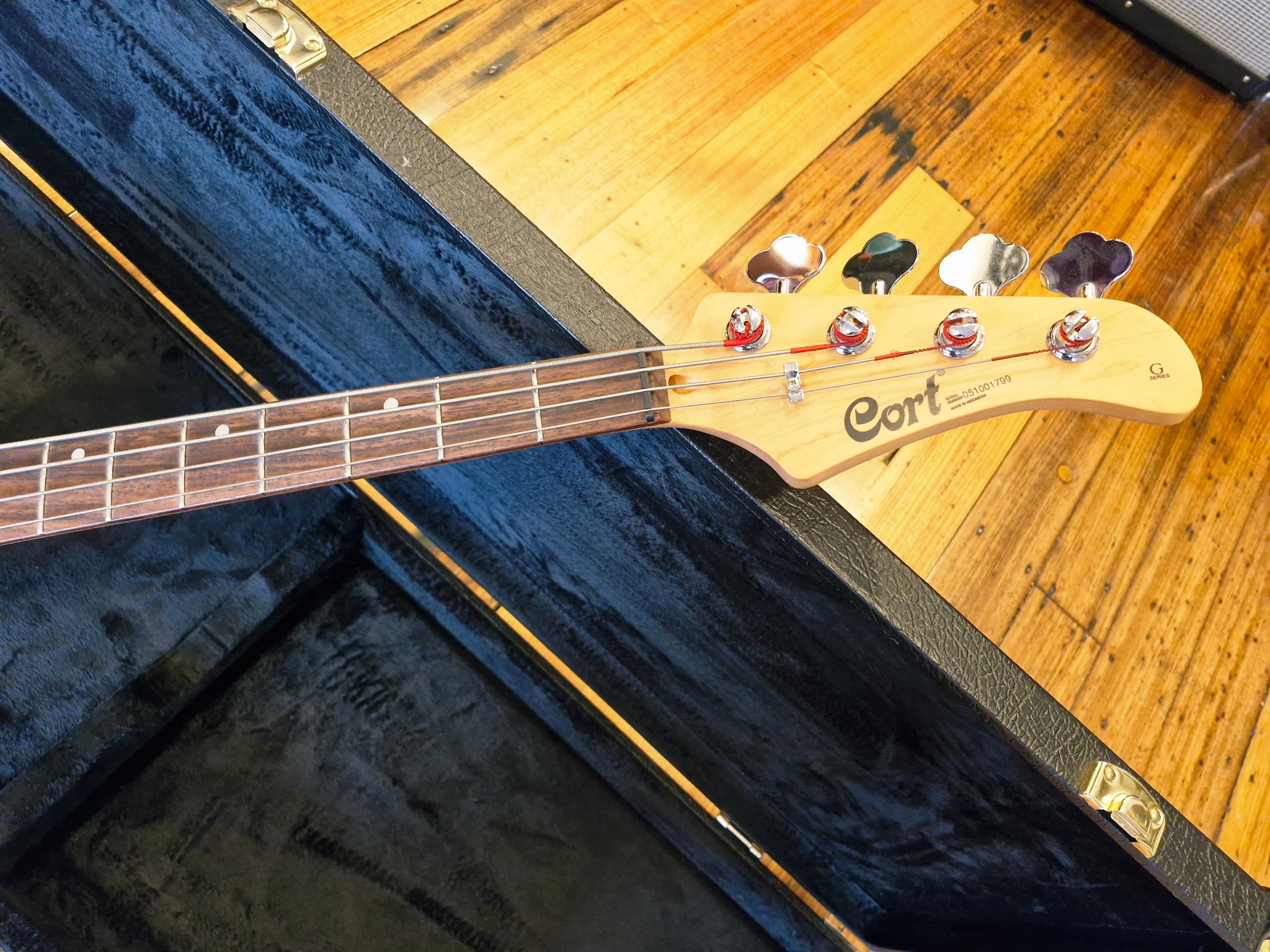 Cort GB34A – Classic Guitars and Amps