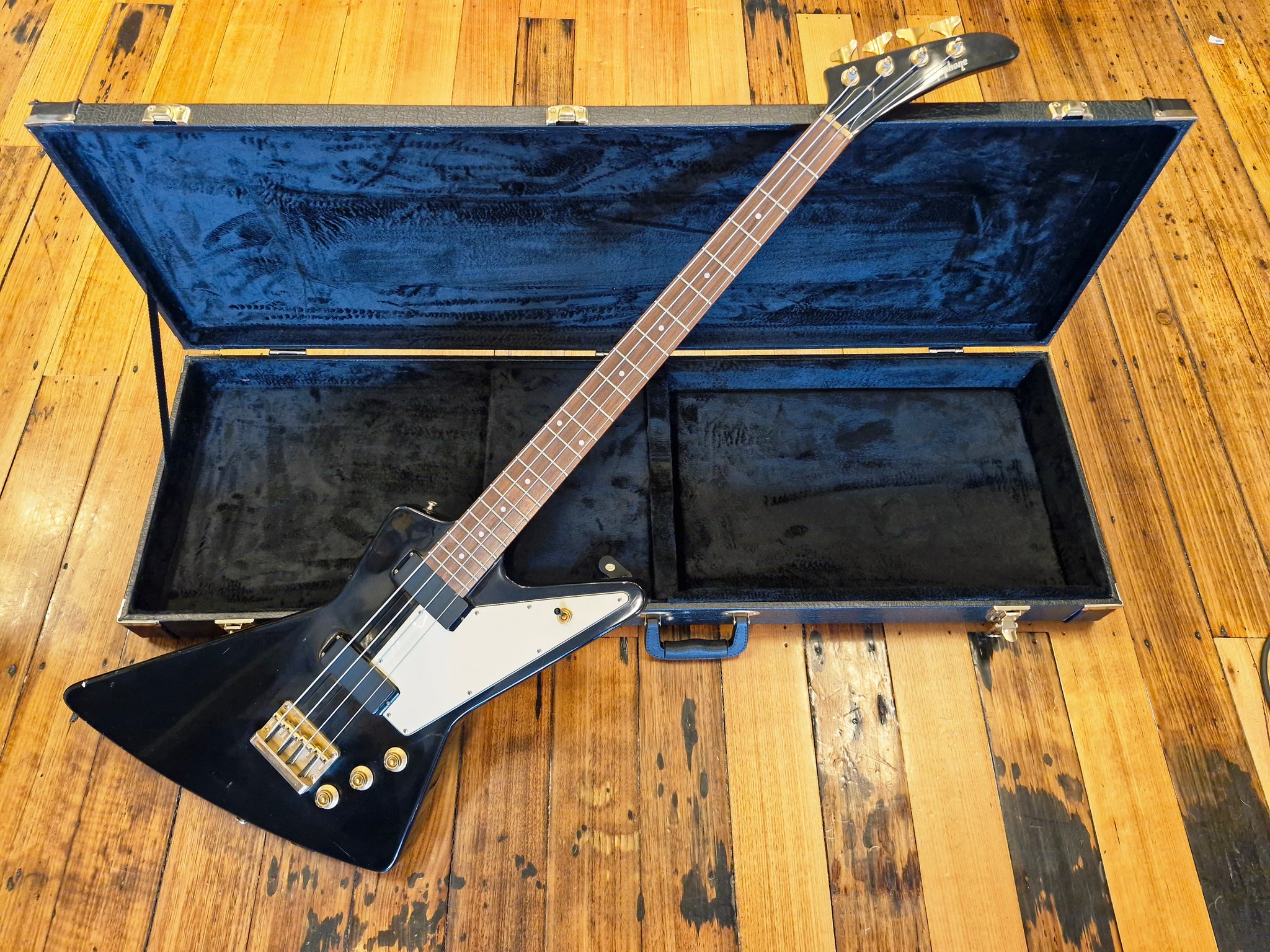 Epiphone Explorer Bass – Classic Guitars and Amps