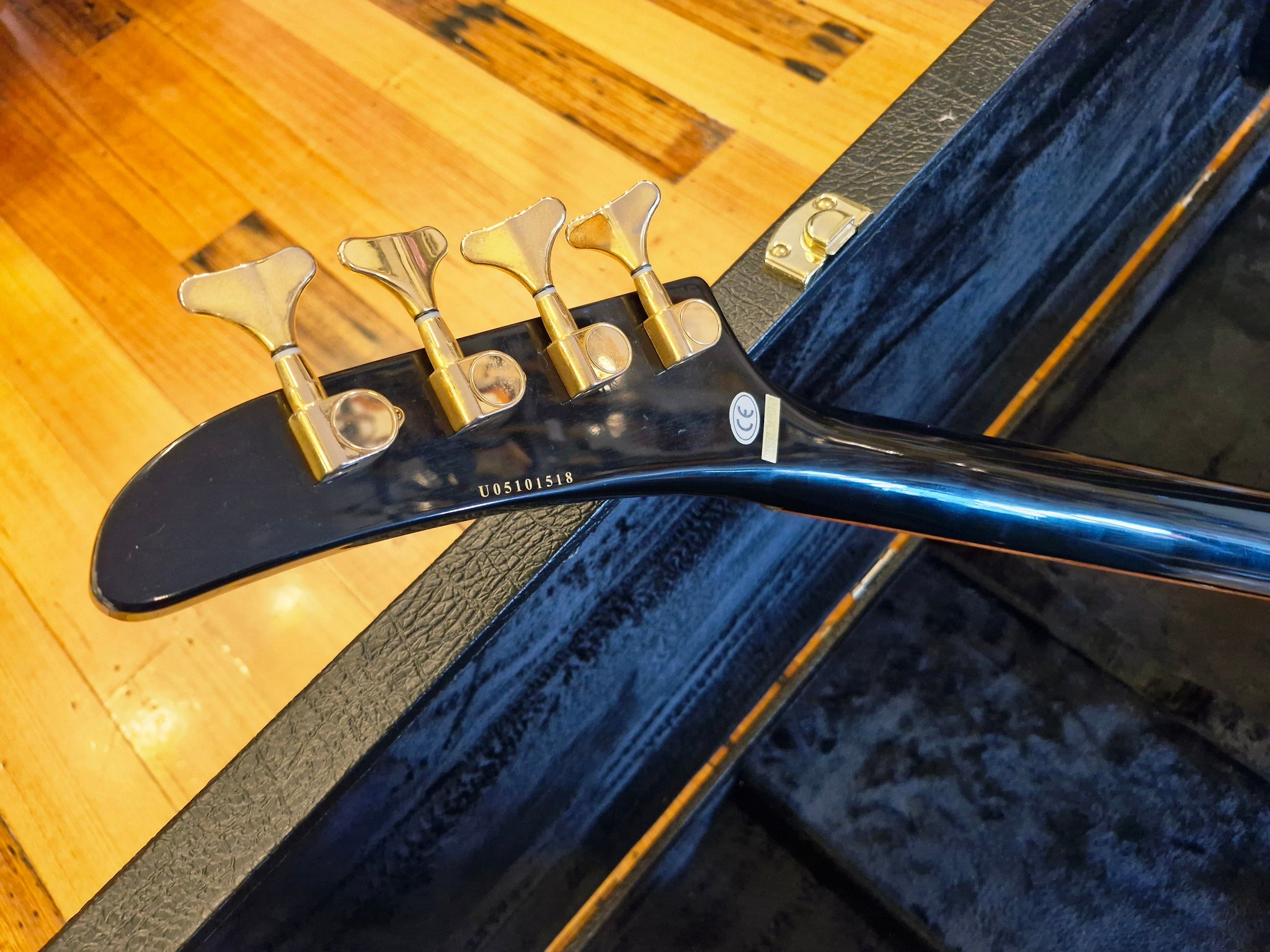 Epiphone Explorer Bass – Classic Guitars and Amps