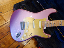 Load image into Gallery viewer, Fender USA Standard 2015 - Refinished
