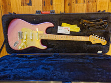 Load image into Gallery viewer, Fender USA Standard 2015 - Refinished

