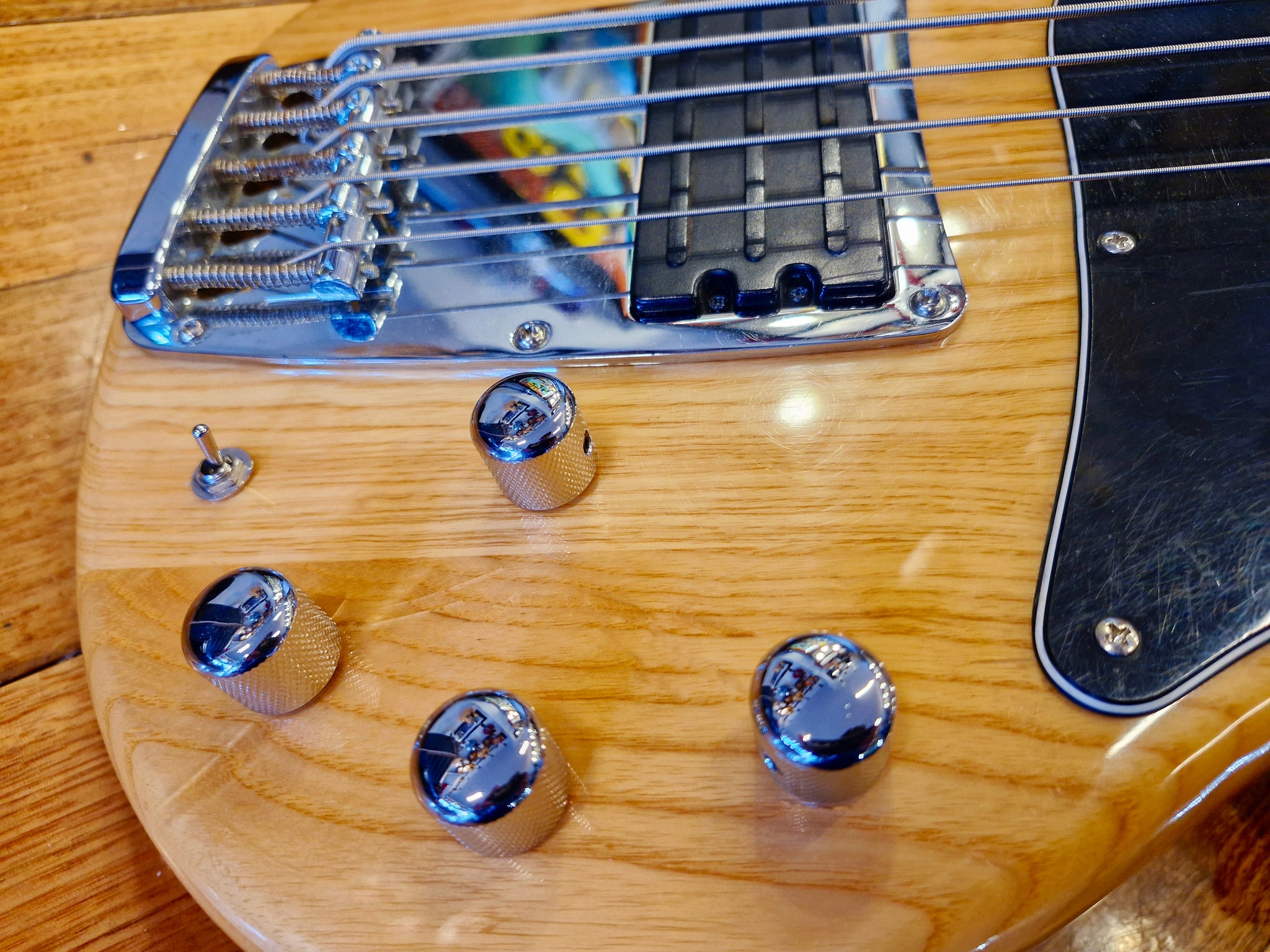 値段下げ中‼️Ibanez ATK305 5弦 Ibanez ATK305 5-String Electric Bass Guitar Trifade Burst