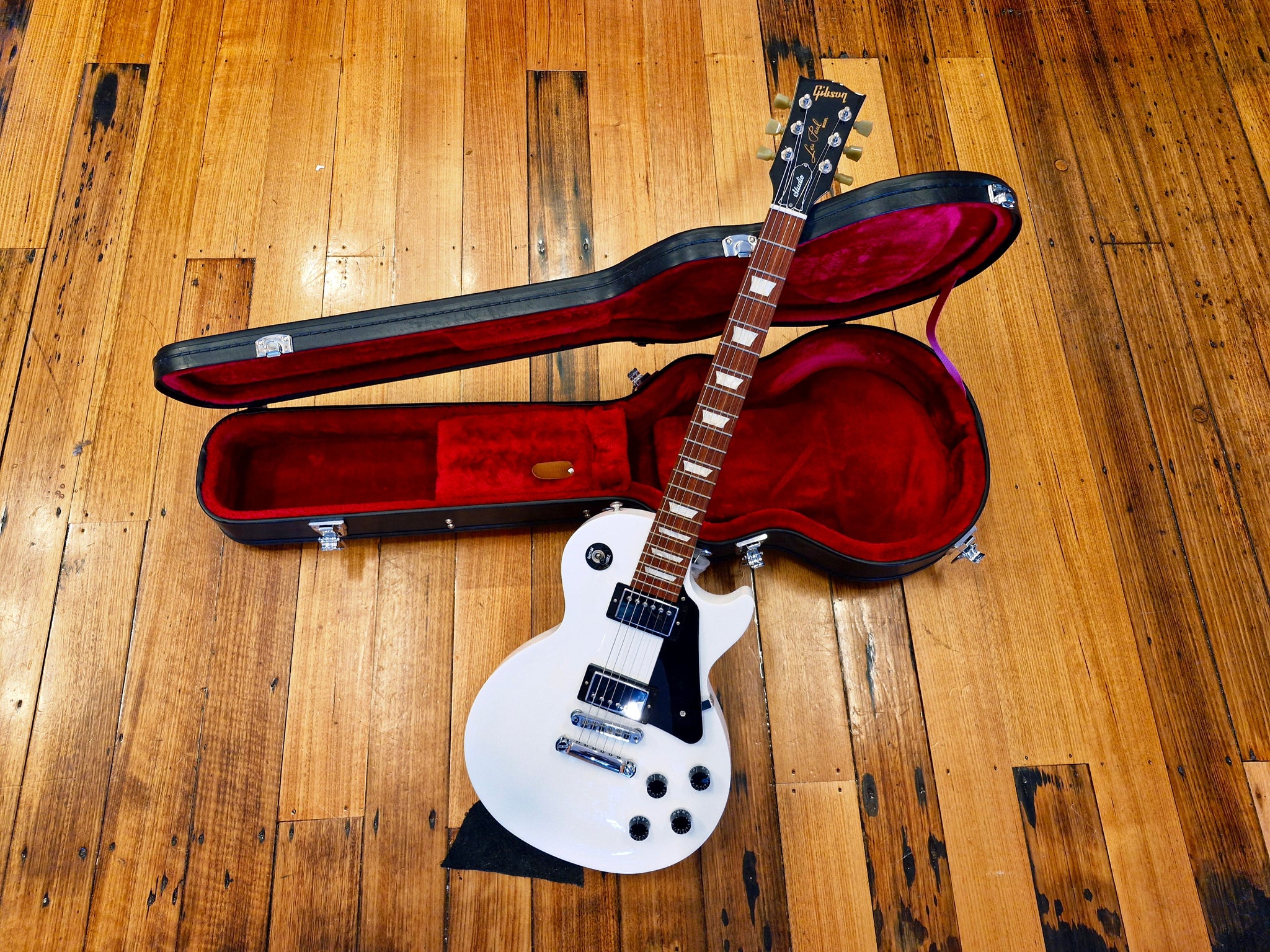 2016 Gibson LesPaul Studio - Alpine White – Classic Guitars and Amps