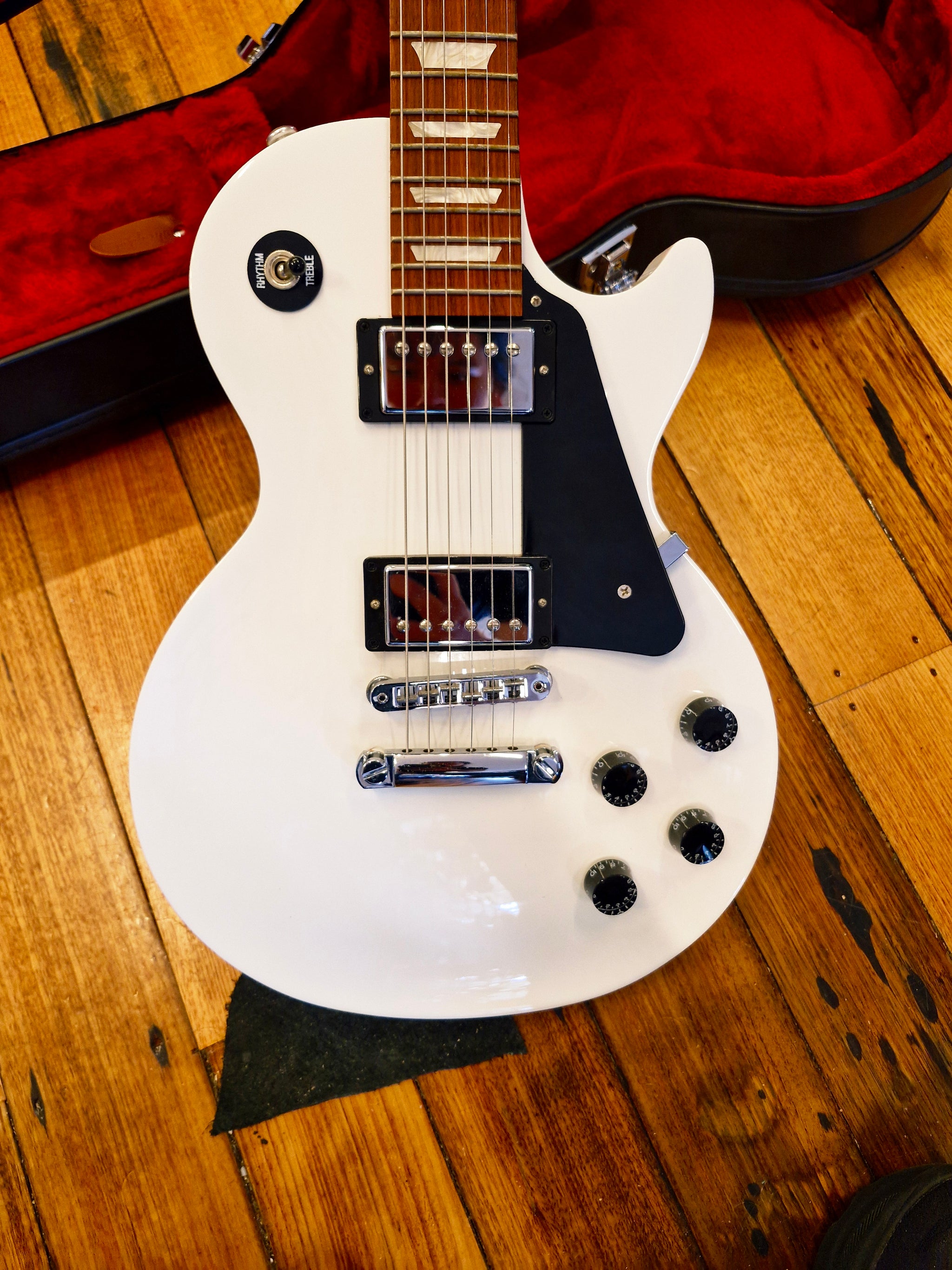 2016 Gibson LesPaul Studio - Alpine White – Classic Guitars and Amps
