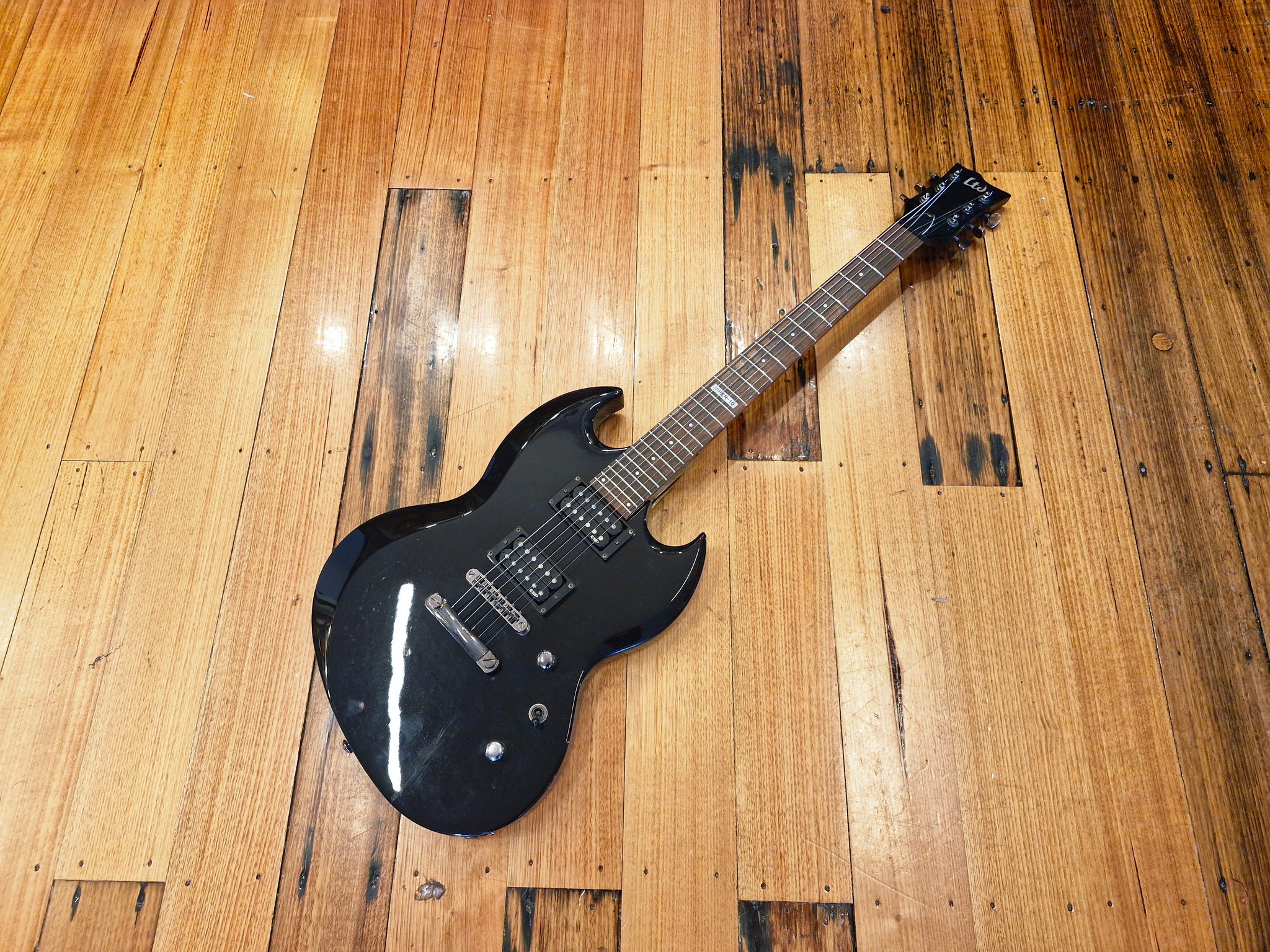 ESP LTD VP-10 Viper – Classic Guitars and Amps