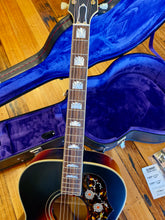 Load image into Gallery viewer, Epiphone SJ-200 Reissue - Sunburst
