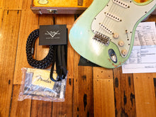 Load image into Gallery viewer, Fender Custom Shop Masterbuilt ’60s Stratocaster Heavy Relic – Surf Green
