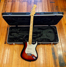 Load image into Gallery viewer, Fender Player Stratocaster MN 3TS - 2020
