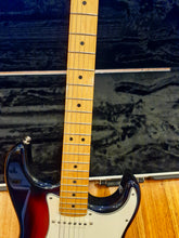 Load image into Gallery viewer, Fender Player Stratocaster MN 3TS - 2020

