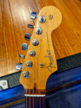 Load image into Gallery viewer, Fender USA Standard Stratocaster 2010 – Custom Heavy Orange Candy Metal Flake Burst
