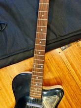 Load image into Gallery viewer, Dan Electro 56 U2
