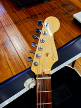 Load image into Gallery viewer, Fender special order Japanese deluxe Stratocaster - 2006
