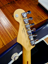 Load image into Gallery viewer, Fender special order Japanese deluxe Stratocaster - 2006
