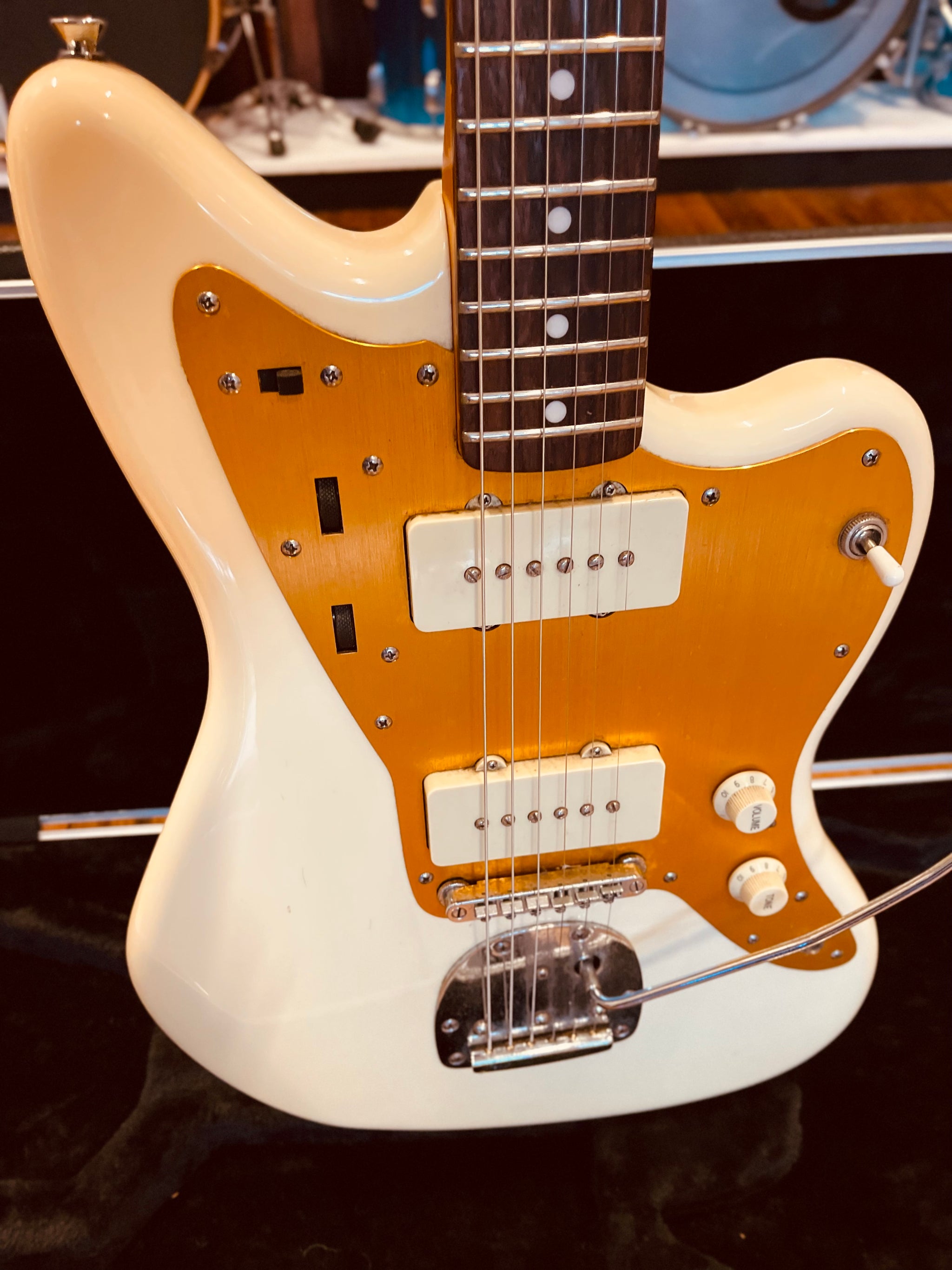 Squier J Mascis Jazzmaster – Classic Guitars and Amps