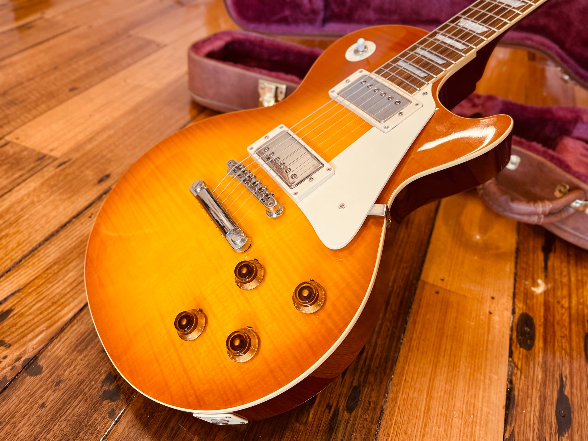Tokai 'Vintage Series' LS-129 – Classic Guitars and Amps