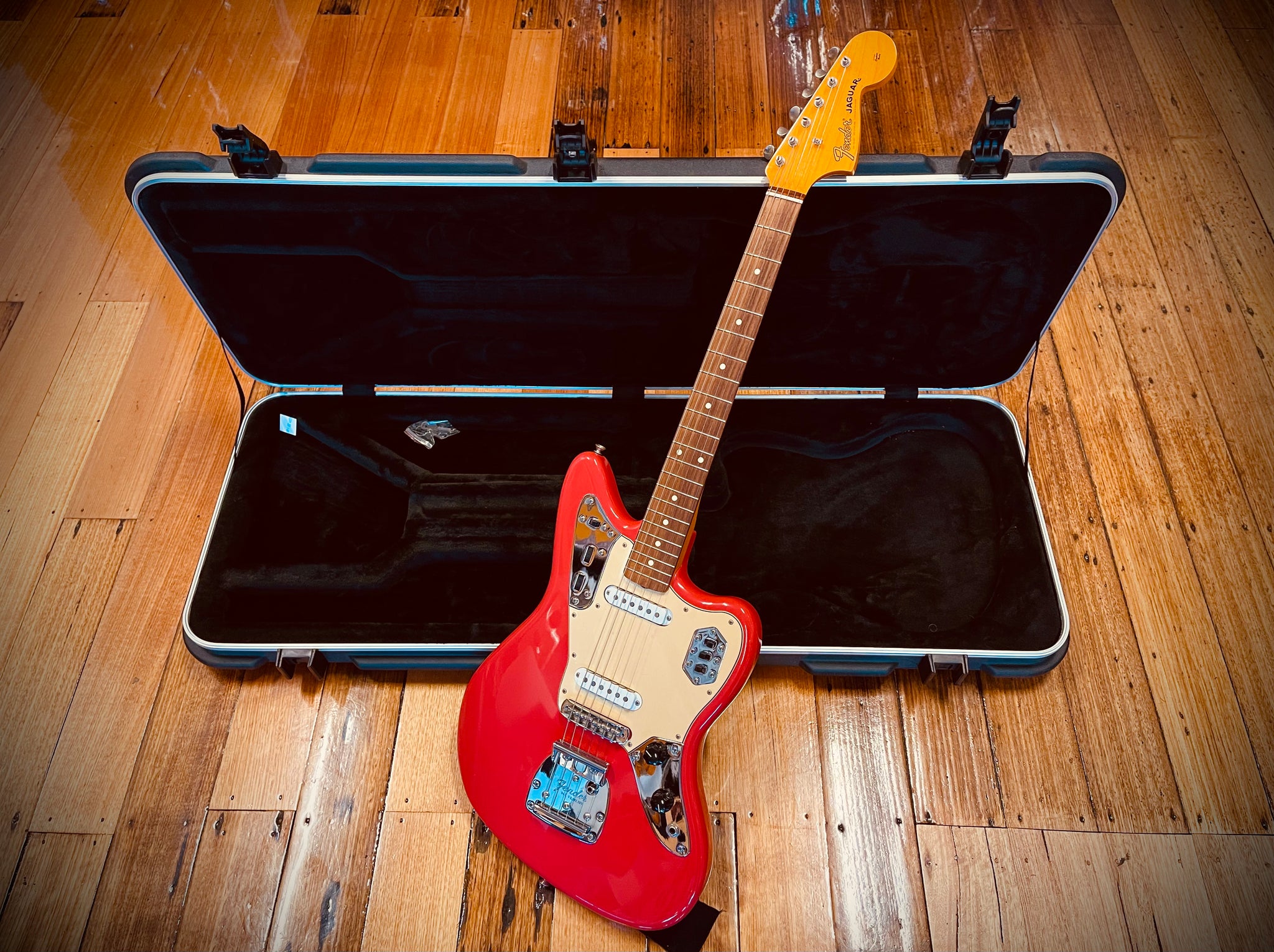Fender Classic Series '60s Jaguar – Classic Guitars and Amps Fender Classic Series '60s Jaguar – Classic Guitars and Amps