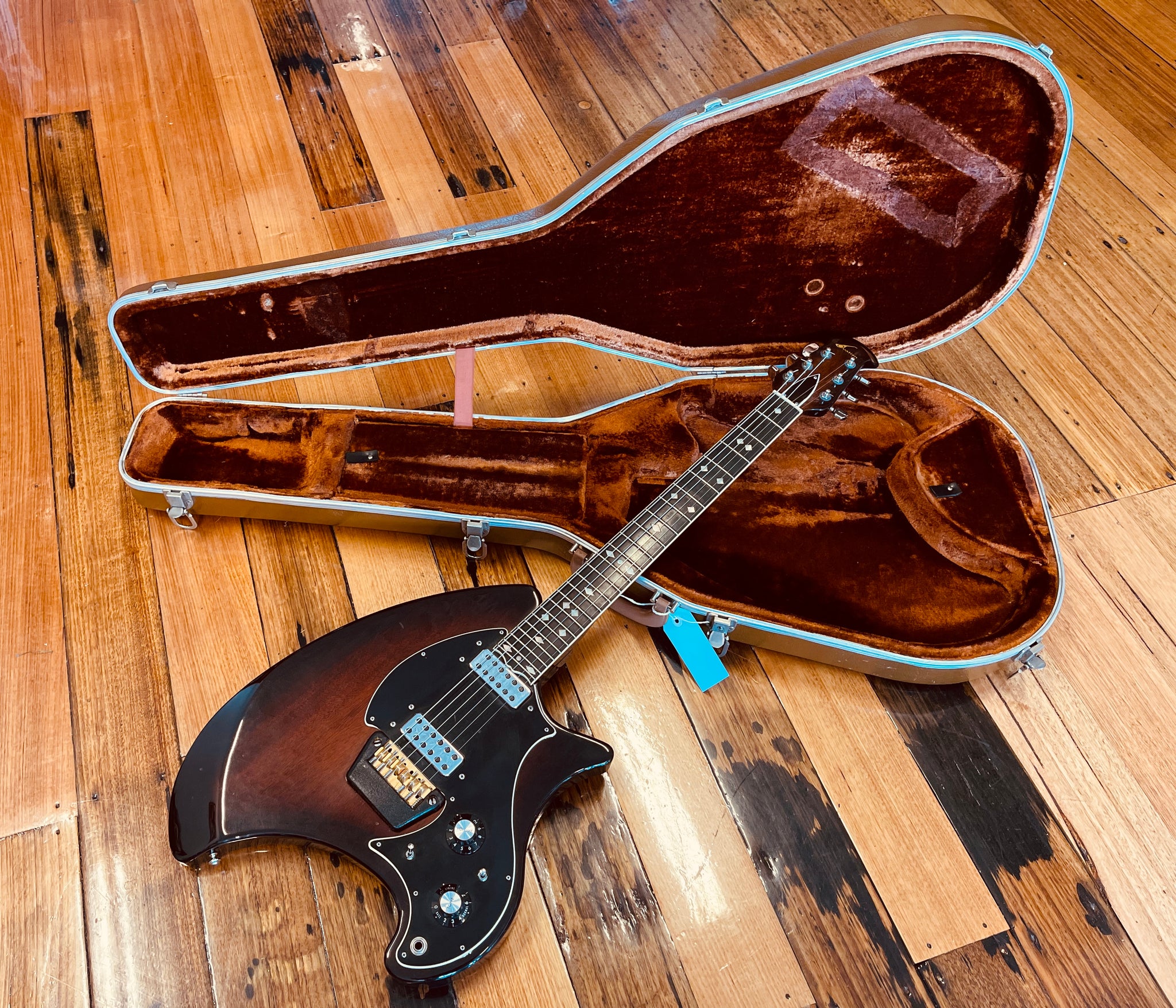 Ovation Deacon – Classic Guitars and Amps