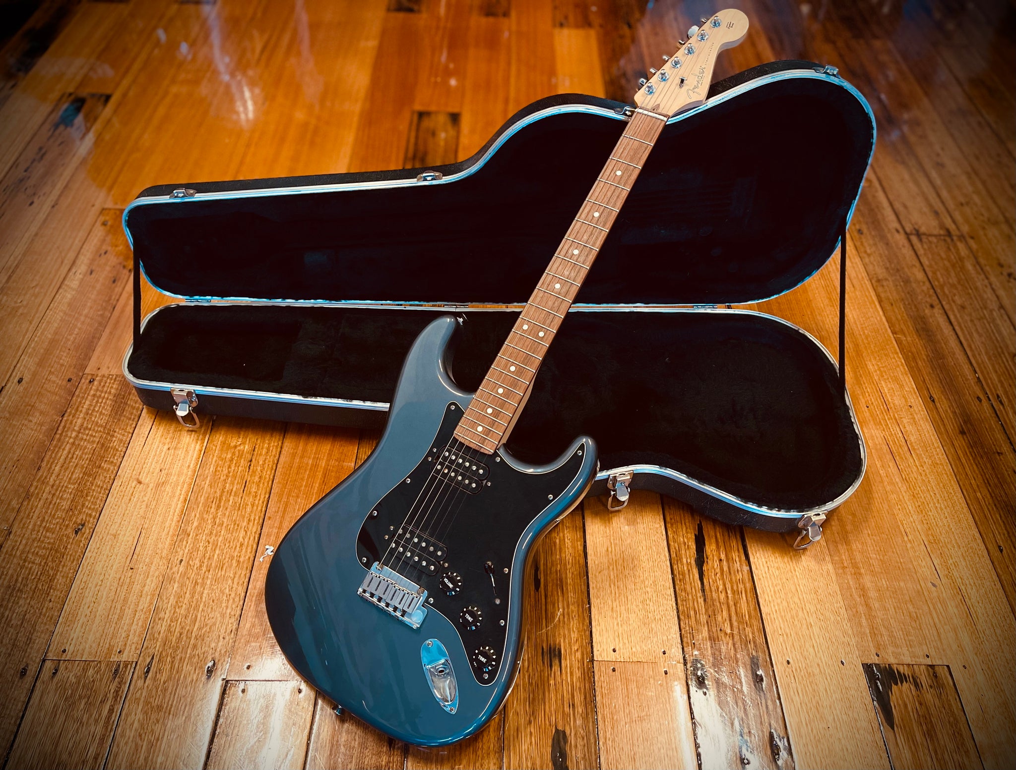 Fender American Standard Stratocaster Classic Guitars and Amps