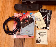 Load image into Gallery viewer, Fender David Gilmour Custom shop - 2011
