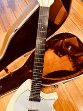 Load image into Gallery viewer, Ovation Breadwinner- 1973
