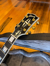 Load image into Gallery viewer, Gibson Les Paul Custom shop 2021 - Alpine White
