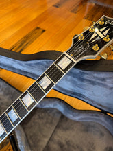 Load image into Gallery viewer, Gibson Les Paul Custom shop 2021 - Alpine White
