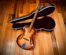 Load image into Gallery viewer, Hofner Senator
