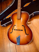 Load image into Gallery viewer, Hofner Senator
