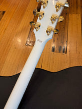Load image into Gallery viewer, Gibson Les Paul Custom shop 2021 - Alpine White
