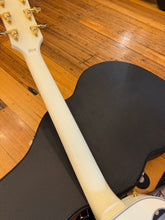 Load image into Gallery viewer, Gibson Les Paul Custom shop 2021 - Alpine White
