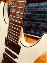 Load image into Gallery viewer, Ibanez S570B
