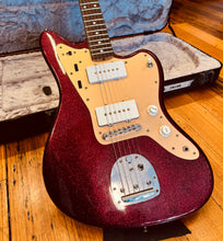 Load image into Gallery viewer, Fender J Mascis Jazzmaster - Purple

