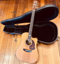 Load image into Gallery viewer, Maton Messiah EM100
