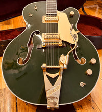 Load image into Gallery viewer, 2011 Gretsch G6196T Country Club
