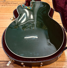 Load image into Gallery viewer, 2011 Gretsch G6196T Country Club
