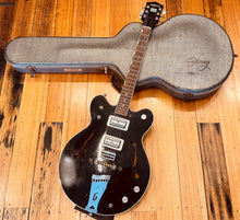 Load image into Gallery viewer, 1968 Gretsch Blackhawk
