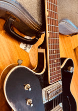 Load image into Gallery viewer, 1968 Gretsch Blackhawk
