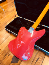 Load image into Gallery viewer, Fender Classic Series ’60s Jaguar Lacquer
