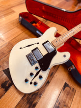 Load image into Gallery viewer, Fender Starcaster – Rare White 1976
