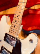 Load image into Gallery viewer, Fender Starcaster – Rare White 1976
