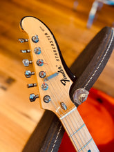 Load image into Gallery viewer, Fender Starcaster – Rare White 1976
