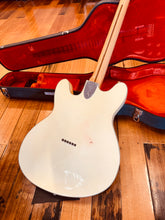 Load image into Gallery viewer, Fender Starcaster – Rare White 1976
