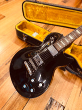 Load image into Gallery viewer, Gibson Les Paul Studio – 2001
