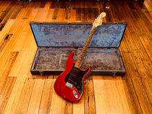 Load image into Gallery viewer, Fender Stratocaster Hardtail 1978 - Rare Trans Red
