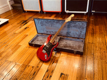 Load image into Gallery viewer, Fender Stratocaster Hardtail 1978 - Rare Trans Red
