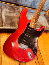 Load image into Gallery viewer, Fender Stratocaster Hardtail 1978 - Rare Trans Red
