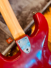Load image into Gallery viewer, Fender Stratocaster Hardtail 1978 - Rare Trans Red
