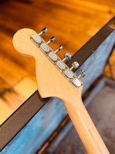 Load image into Gallery viewer, Fender Stratocaster Hardtail 1978 - Rare Trans Red
