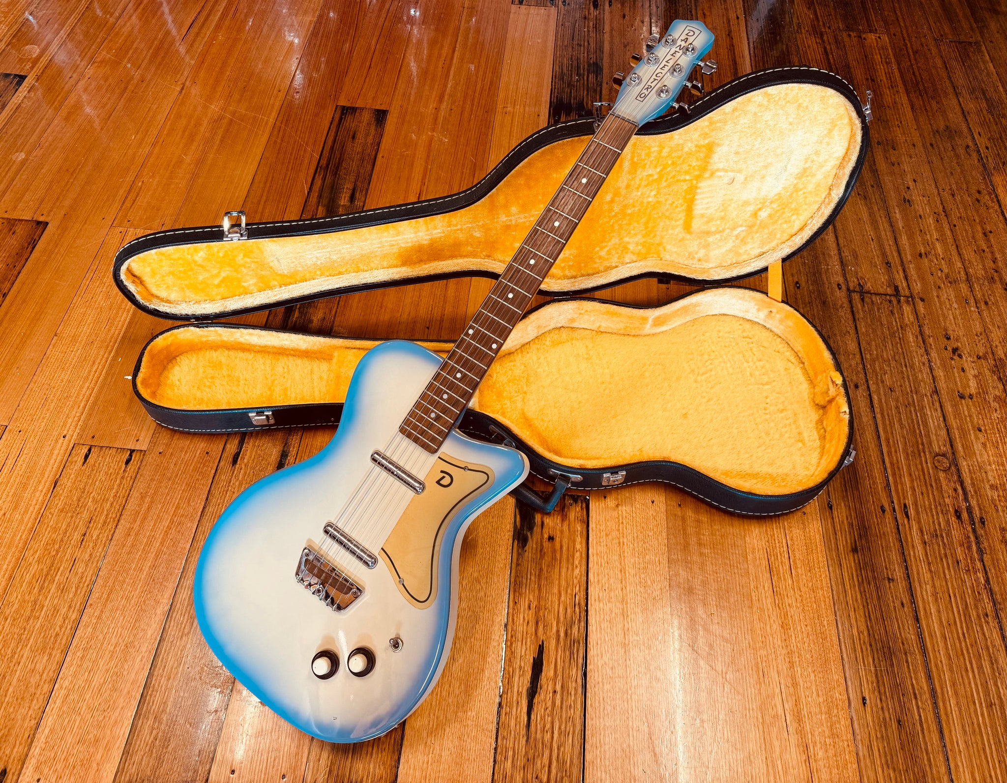 【ちょっとレアなモデル】Danelectro ダンエレクトロ 56-U2 AQB Rare Danelectro '56 U2 Reissue - Blue Suede Finish